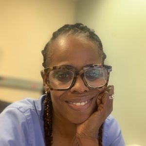 Meet your Posher, Carla